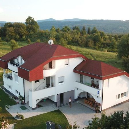 Drežnik Grad Guest House Melody المظهر الخارجي الصورة
